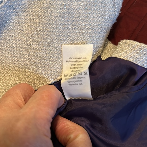 Cute Coat for girl made by GYMBOREE color grey silver sparkly size 2T-3T - Picture 4 of 5